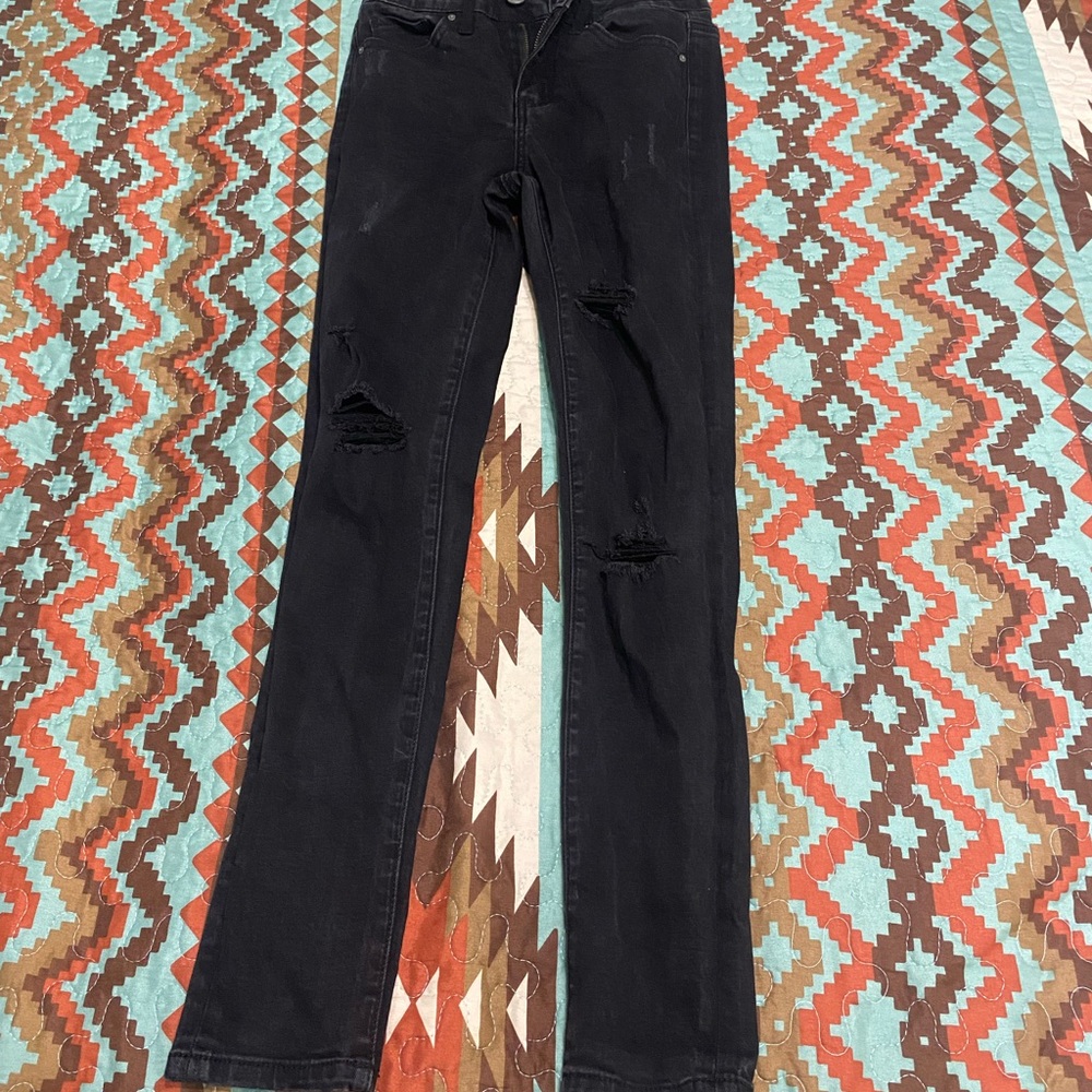 Black ripped skinny jeans